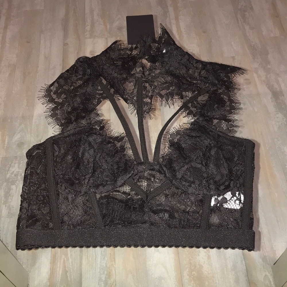NWT Black Lace chocked collar with open back